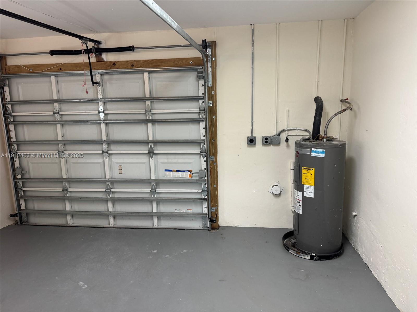 SUNRISE GOLF VILLAGE SEC - Residential Lease