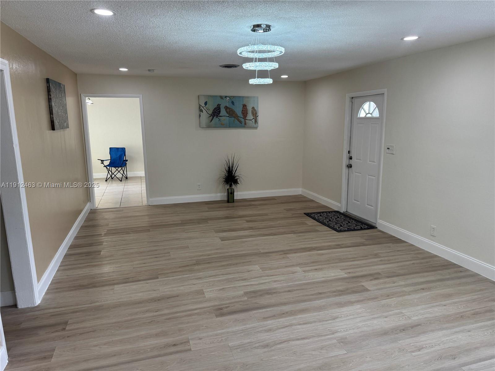 SUNRISE GOLF VILLAGE SEC - Residential Lease