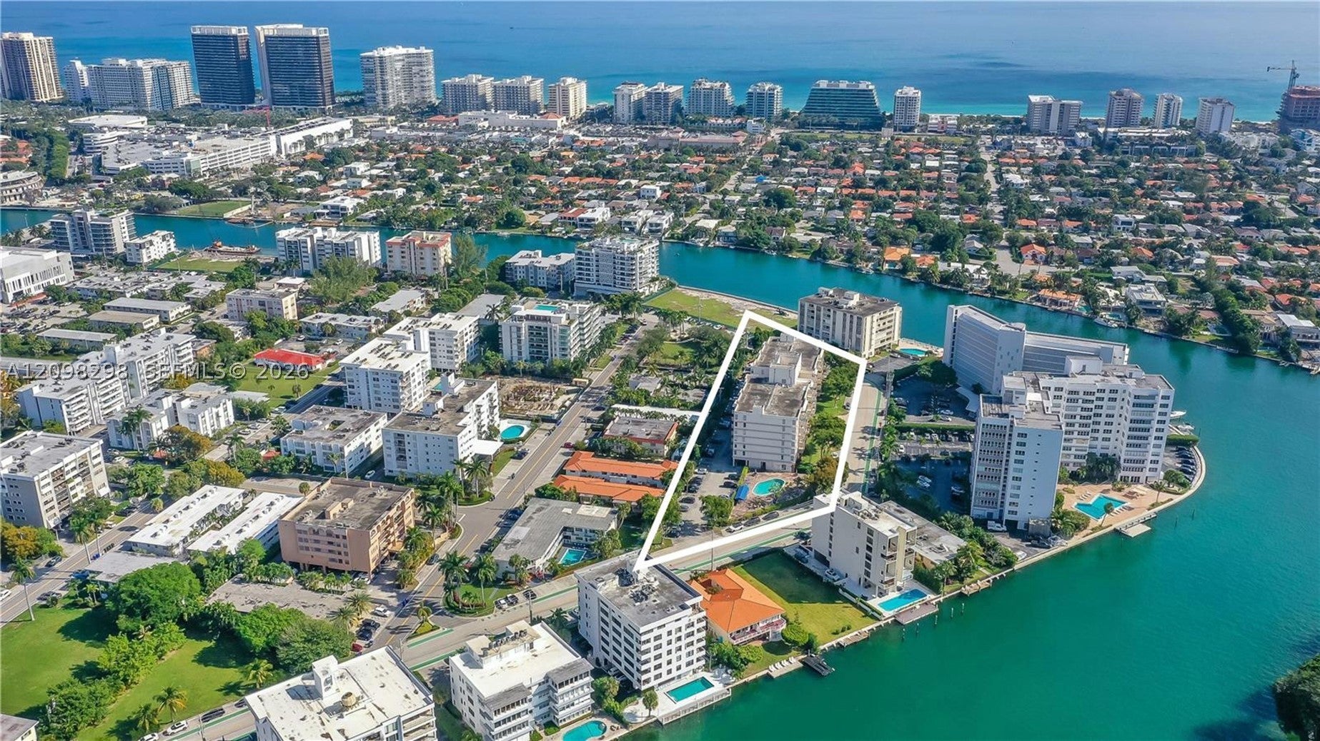 1001 91st St 506, Bay Harbor Islands, FL, 33154/$340,000 4 1001 91st St 506