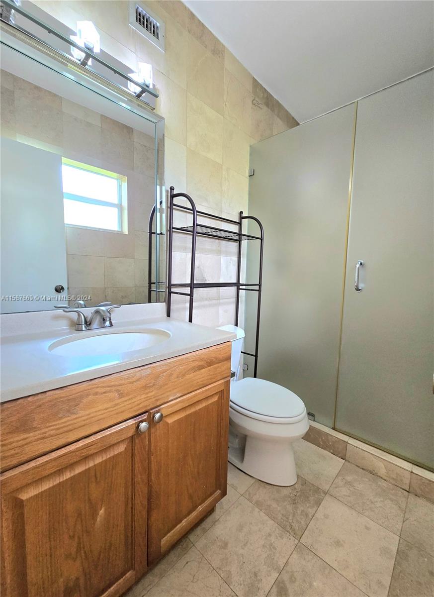 EVENING STAR CONDO - Residential Lease