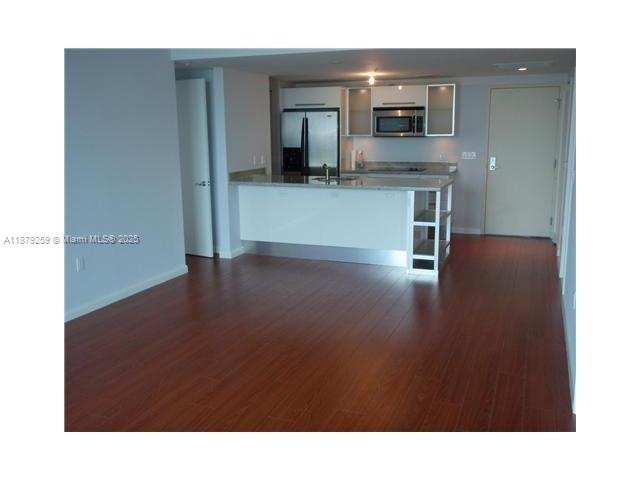 Amazing panoramic views of Miami River, Downtown, Brickell, and South Beach with Ocean in the distance from every room! Spacious split master en-suite open floor plan with lots of natural light and large balcony. High-end finishes and stainless appliances. 5-Star amenities including large pool, hot tub, gym, billiard room, theater room, and business center. Close to all the Miami action (sports arenas, world-class dining, shopping, nightlife, schools, houses of worship) and a short walk to Brickell City Centre and Mary Brickell Vlg. Only 3 minutes to expressways so it’s easy to get in and out even during rush hour traffic!! Tenant occupied, 24-hrs needed. Pet-friendly building. Best deal for this high floor unit. 09 is the best 2 BR in Latitude. W\D in unit. Space to work from home!