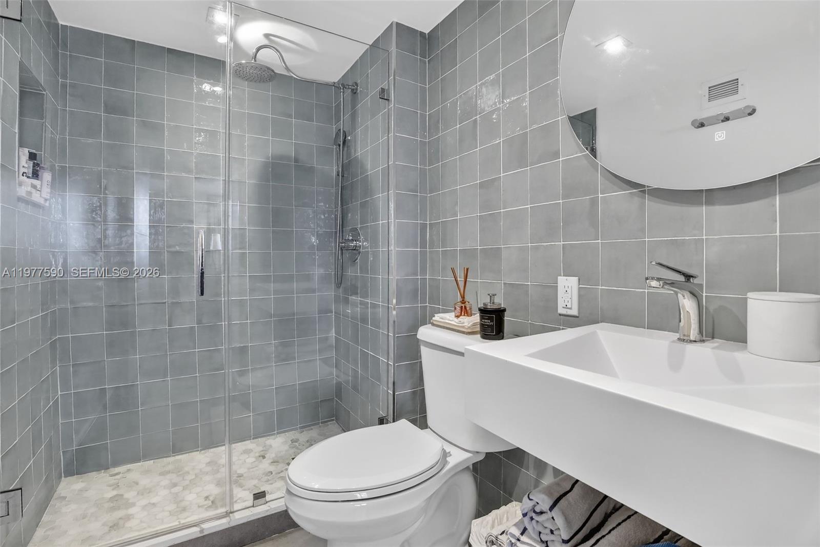 COMMODORE PLAZA CONDO - Residential