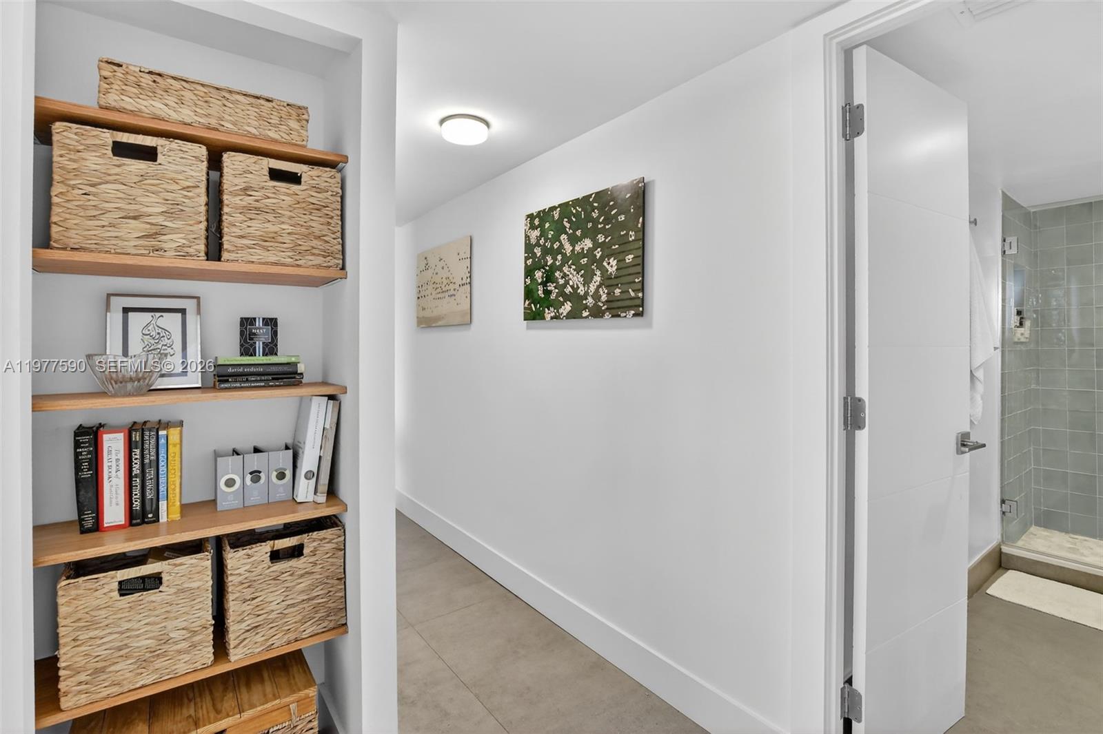 COMMODORE PLAZA CONDO - Residential