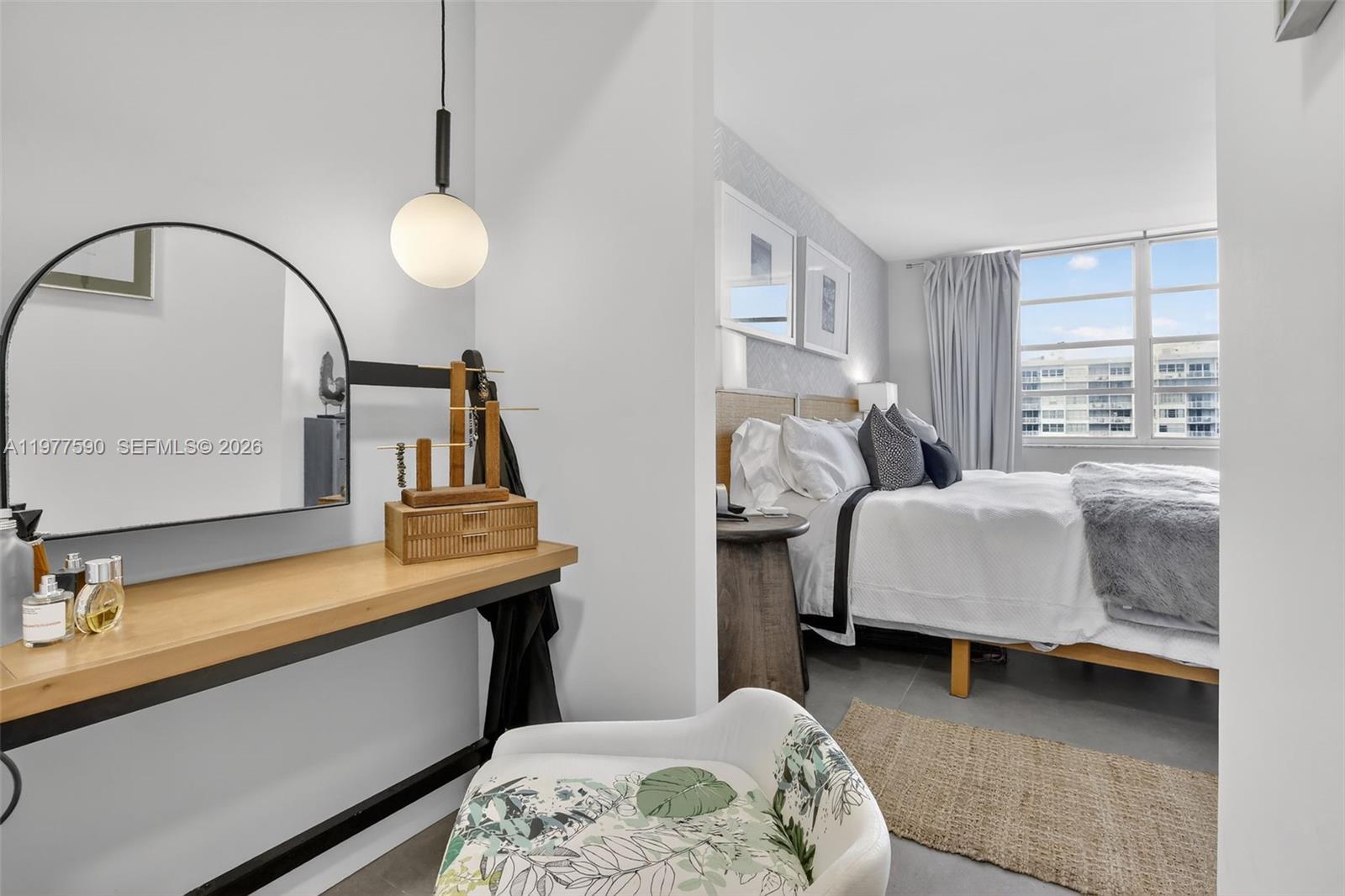 COMMODORE PLAZA CONDO - Residential