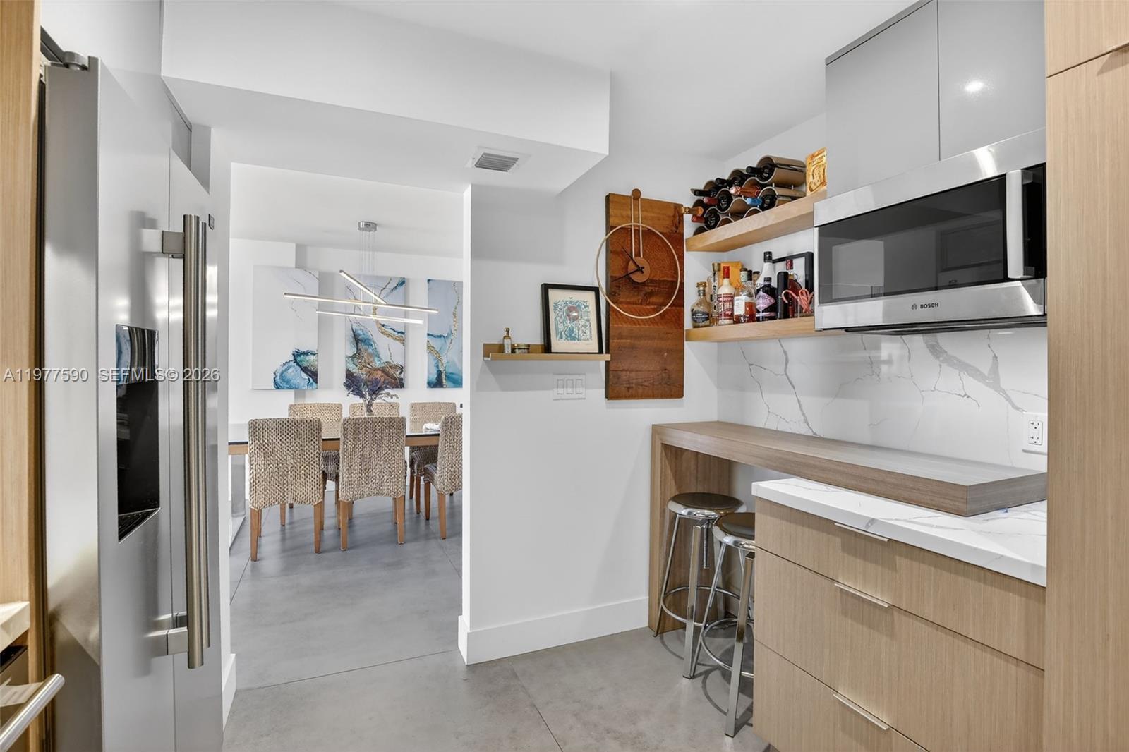 COMMODORE PLAZA CONDO - Residential