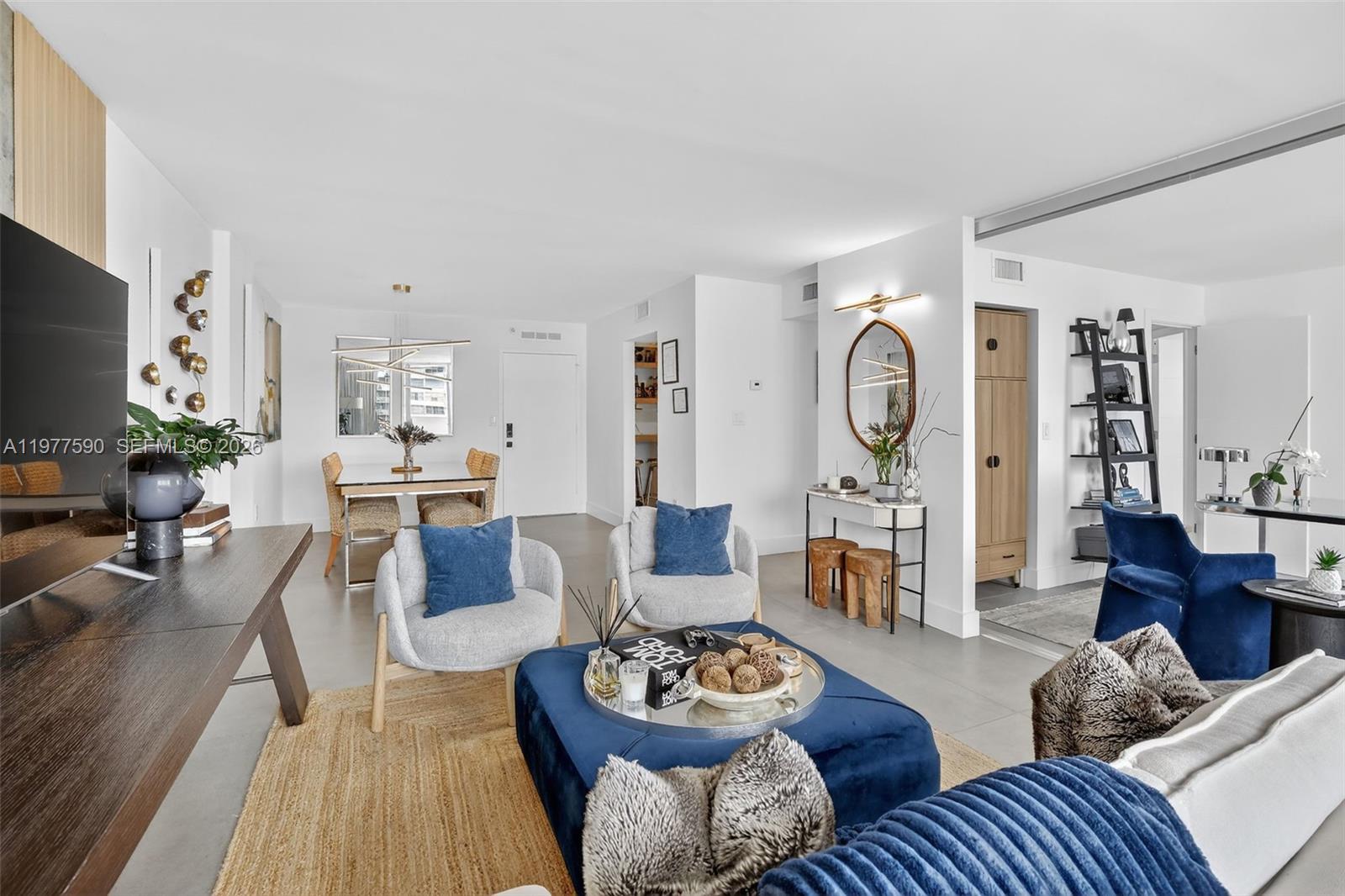 COMMODORE PLAZA CONDO - Residential