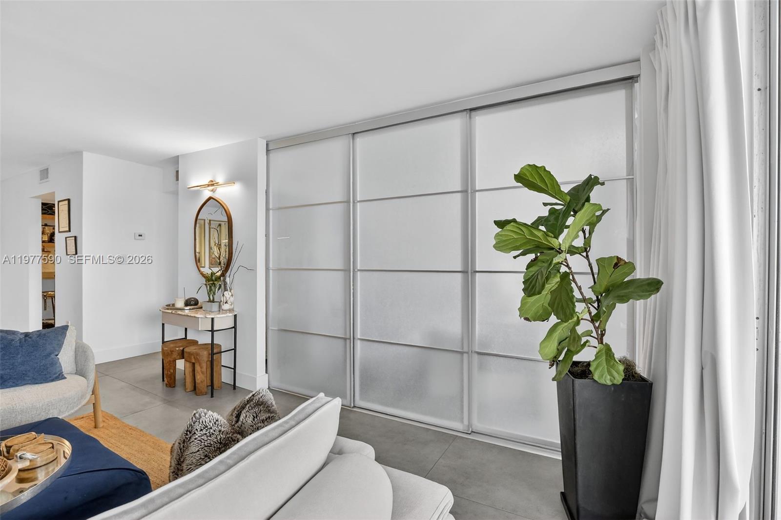 COMMODORE PLAZA CONDO - Residential