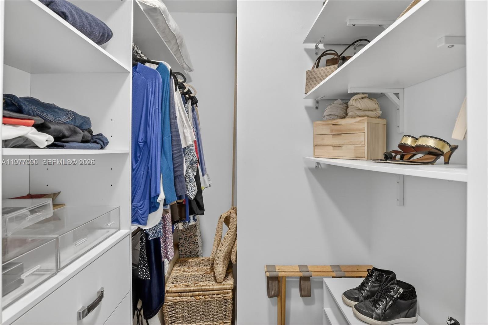 COMMODORE PLAZA CONDO - Residential