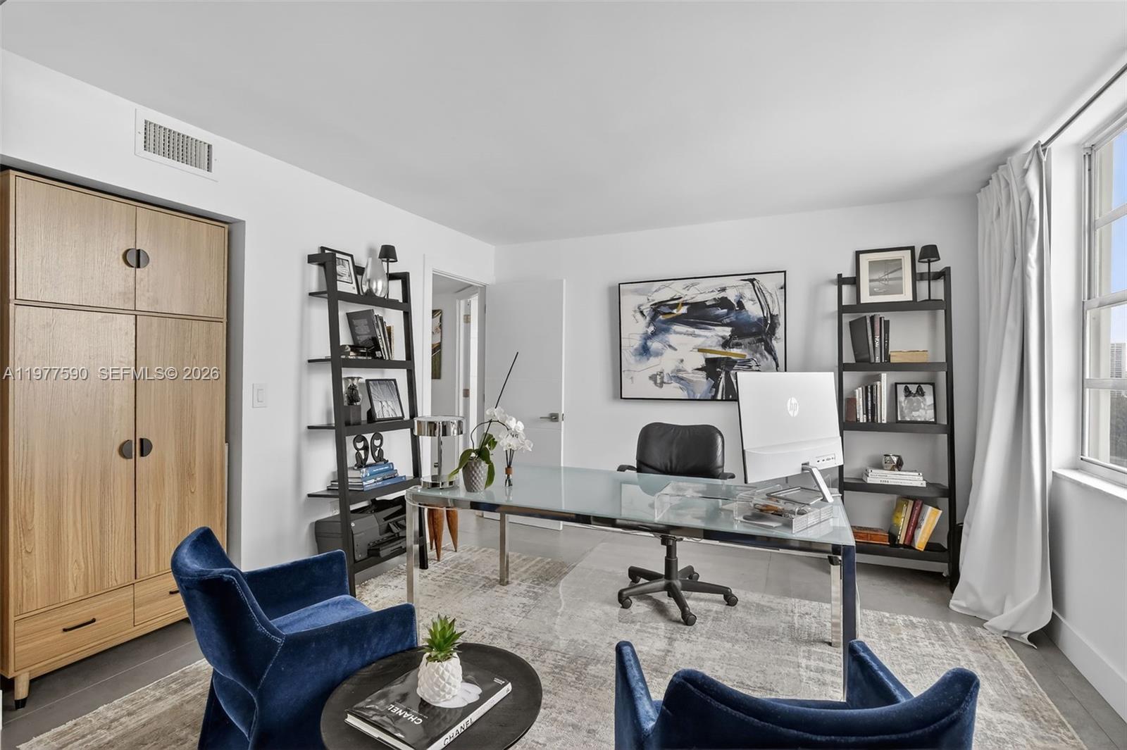 COMMODORE PLAZA CONDO - Residential