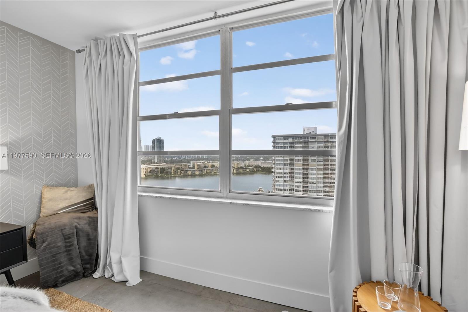 COMMODORE PLAZA CONDO - Residential