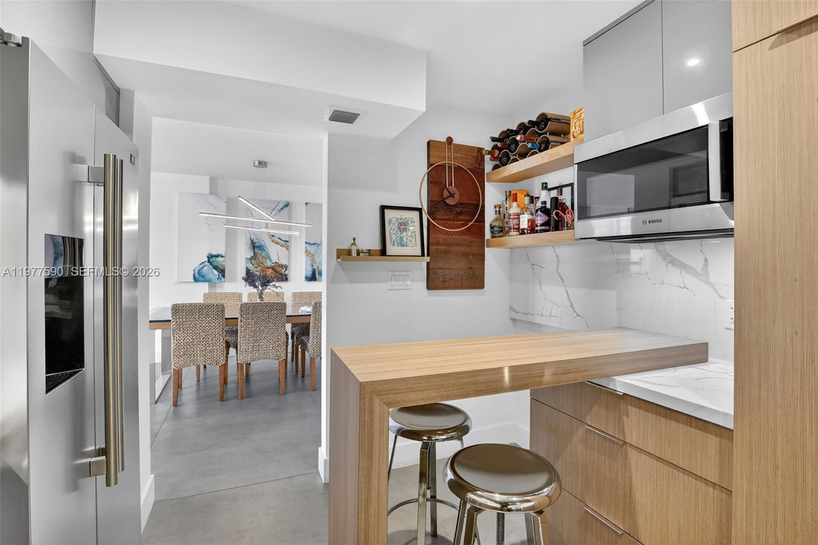 COMMODORE PLAZA CONDO - Residential