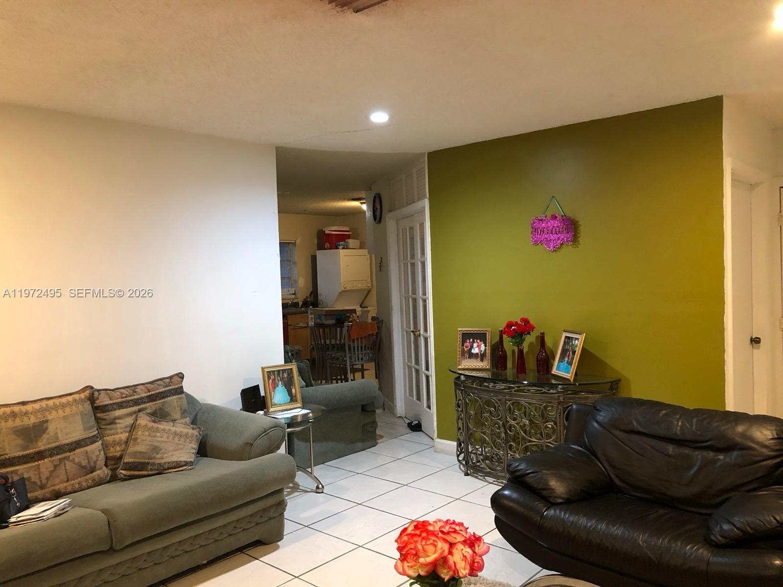 GOLD COAST TWIN VILLAS WE - Residential