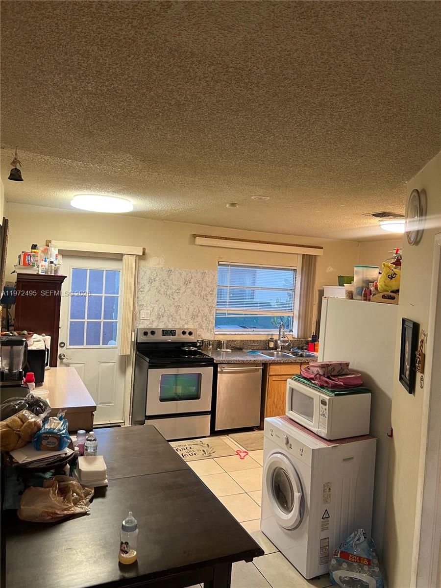 GOLD COAST TWIN VILLAS WE - Residential