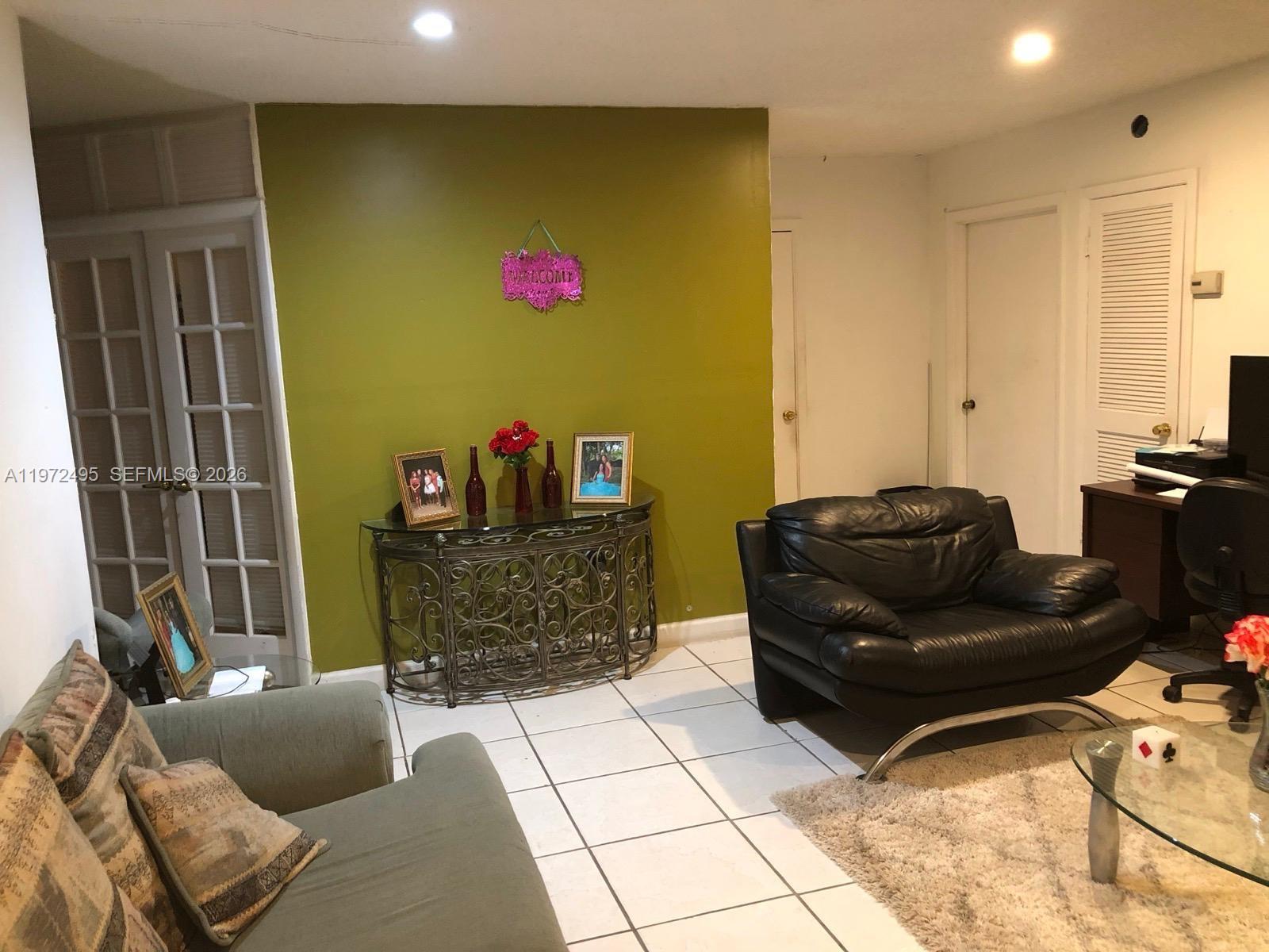 GOLD COAST TWIN VILLAS WE - Residential