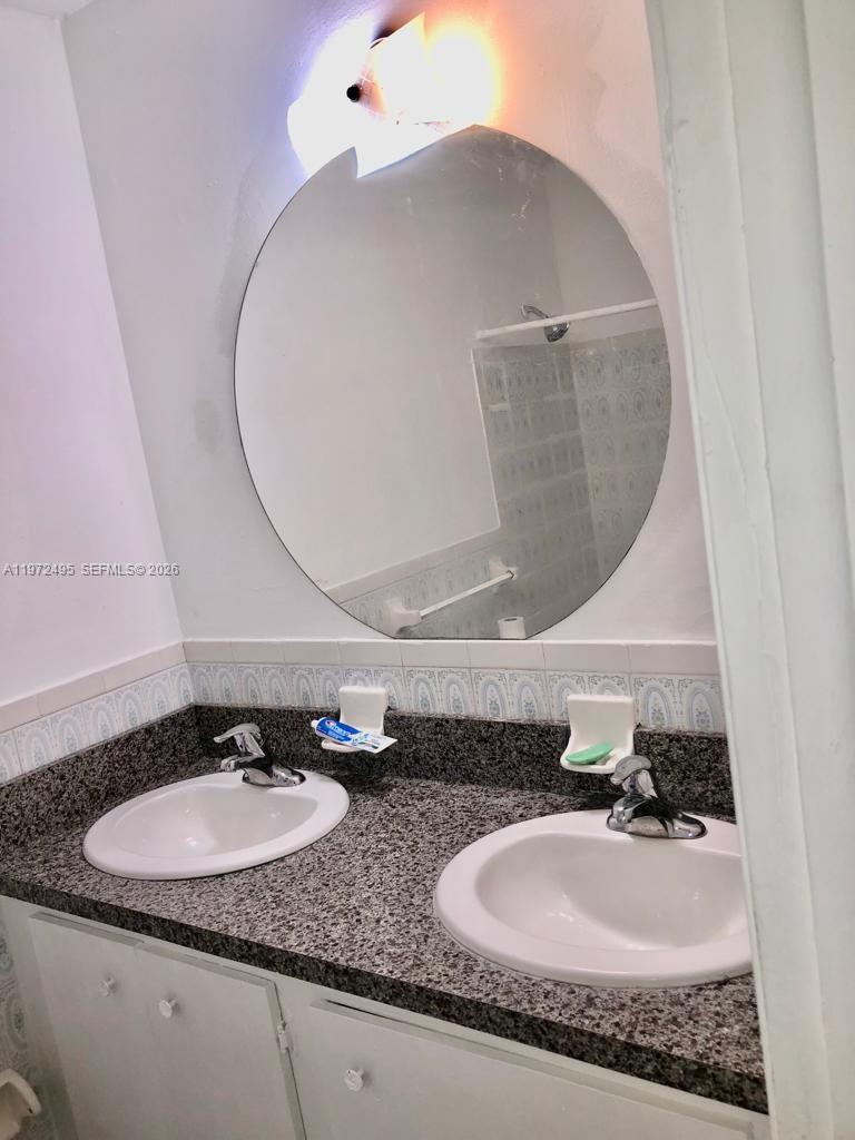 GOLD COAST TWIN VILLAS WE - Residential