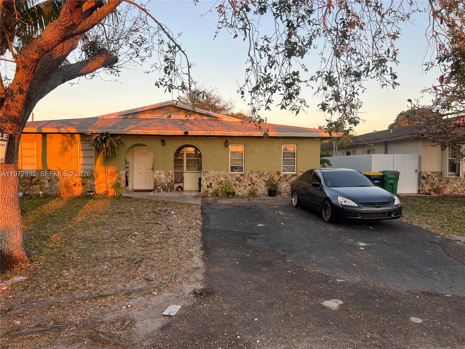 GOLD COAST TWIN VILLAS WE - Residential