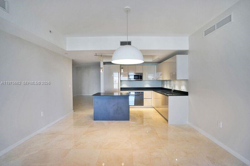 1010 BRICKELL CONDO - Residential Lease