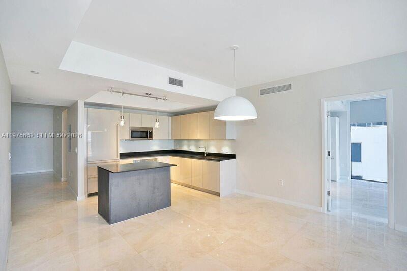 1010 BRICKELL CONDO - Residential Lease