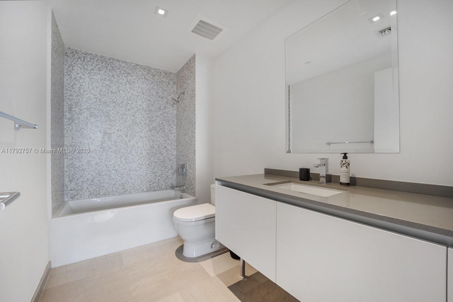 Reach Condo - Residential