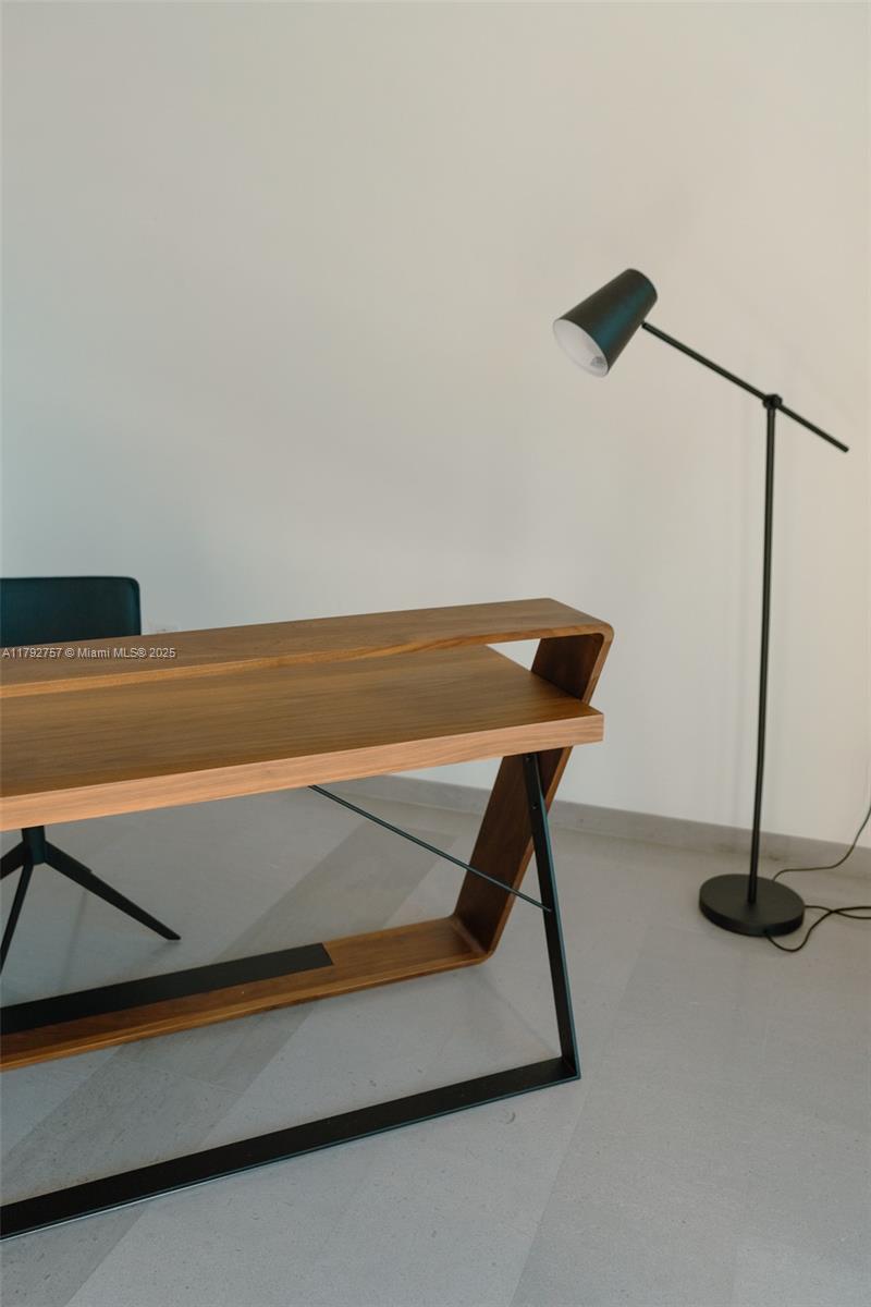 Reach Condo - Residential