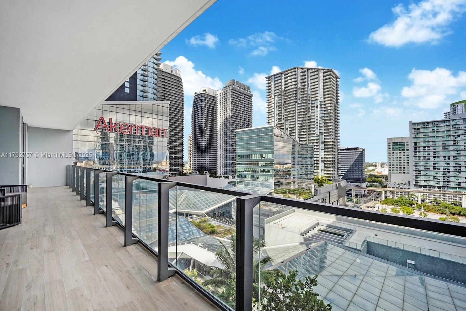 68 SE 6th St 1204