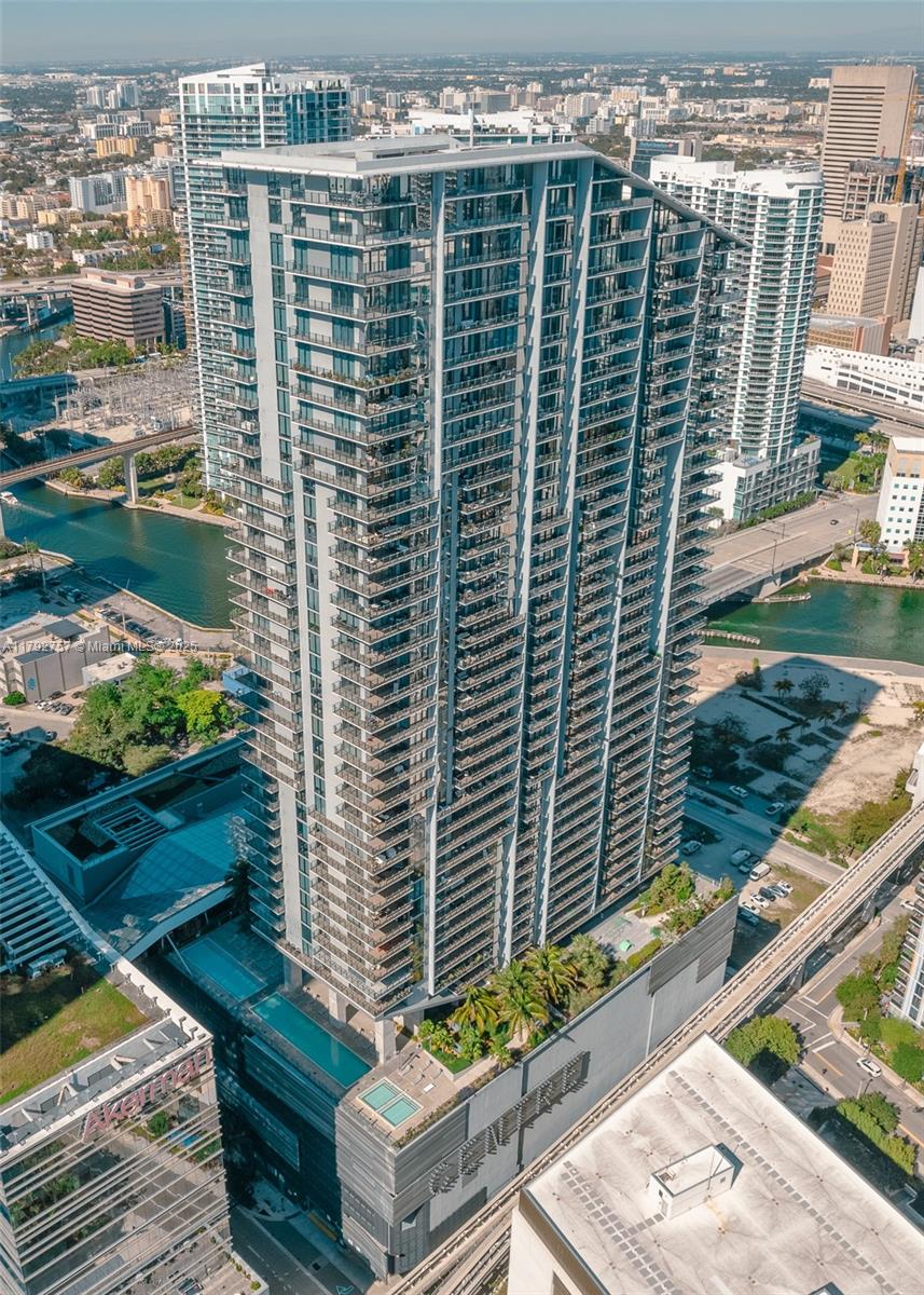 Reach Condo - Residential