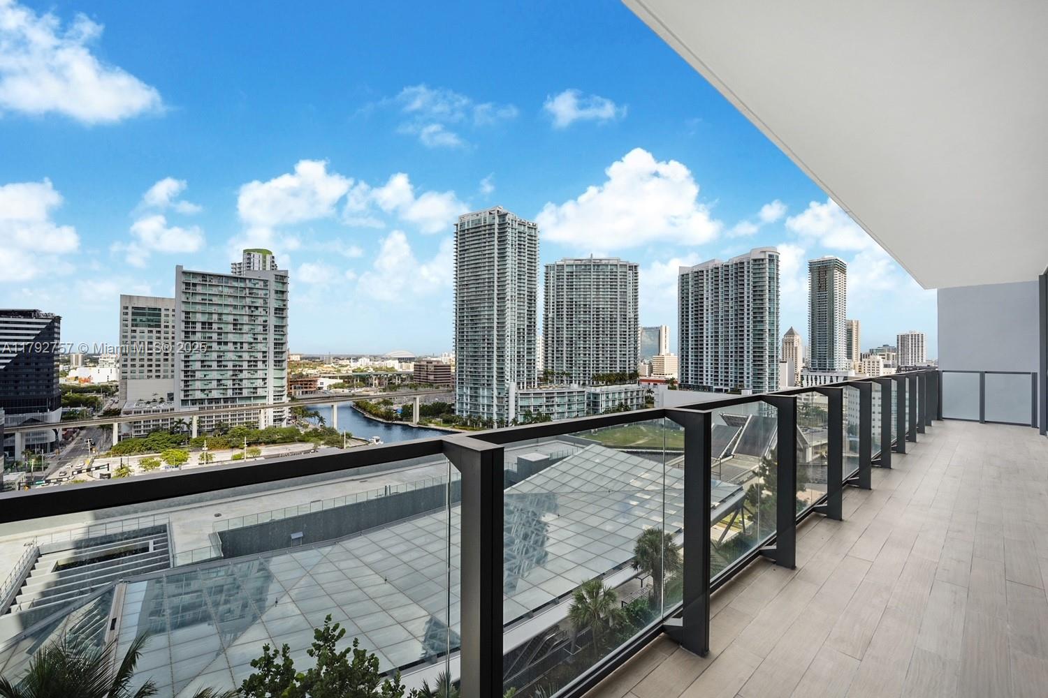 68 SE 6th St 1204