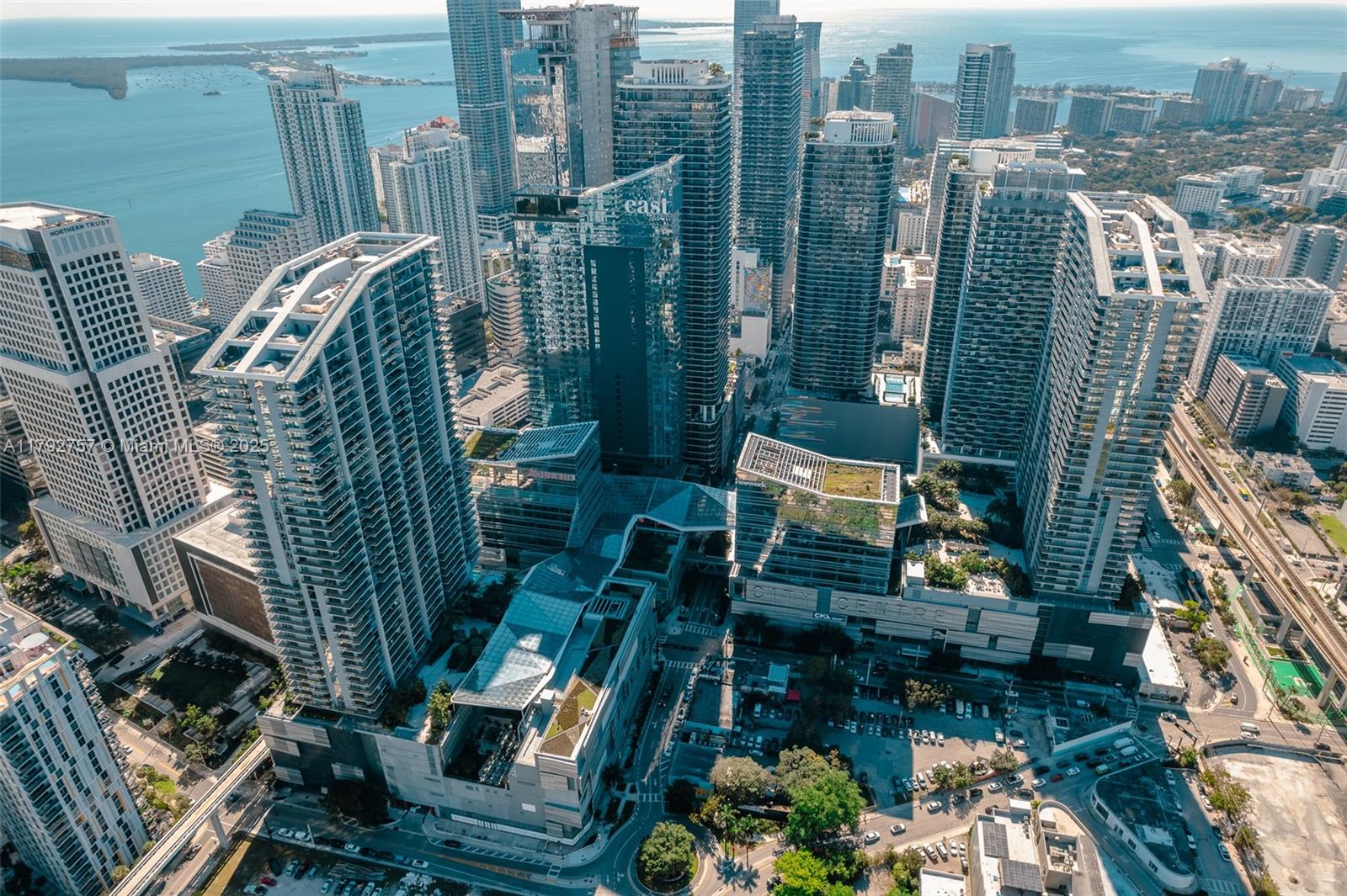 Property for Sale at 68 Se 6th St 1204, Miami, Broward County, Florida - Bedrooms: 3 
Bathrooms: 4  - $1,350,000