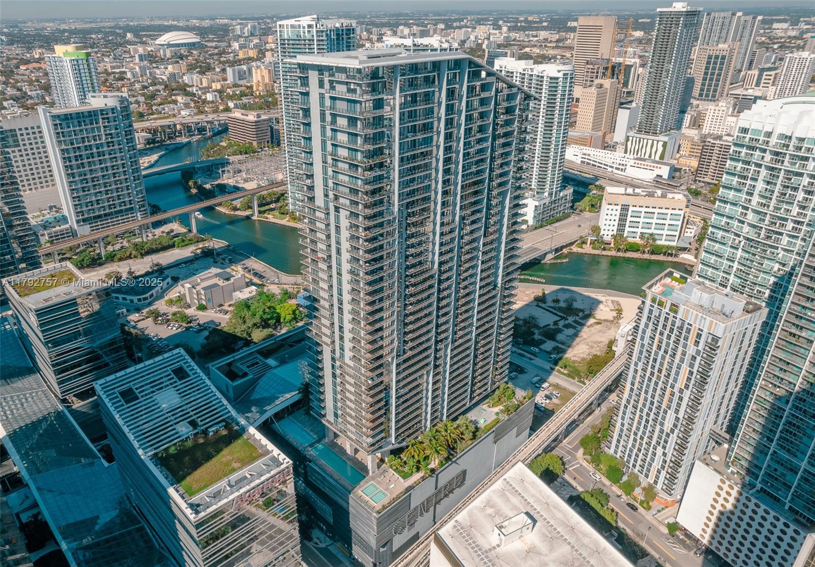 Reach Condo - Residential