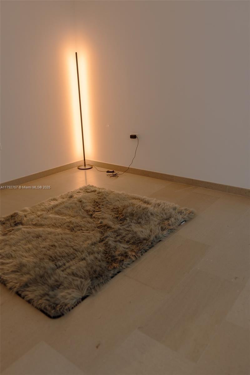 Reach Condo - Residential