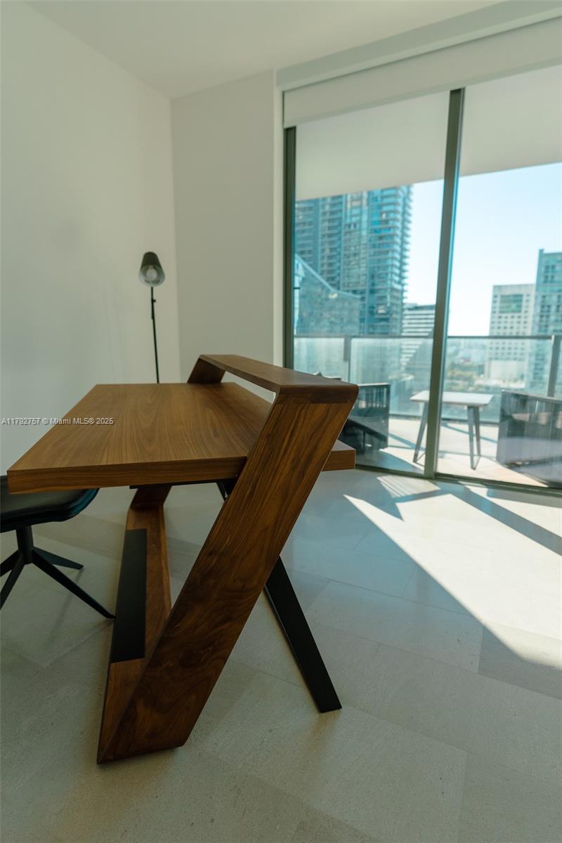 Reach Condo - Residential