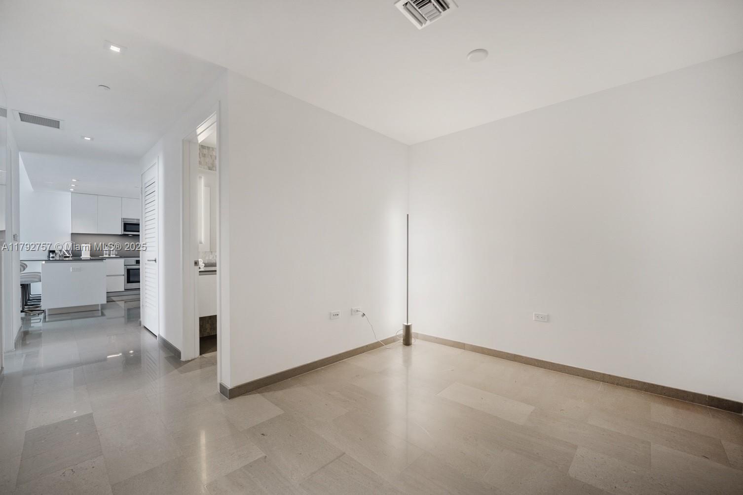 Reach Condo - Residential