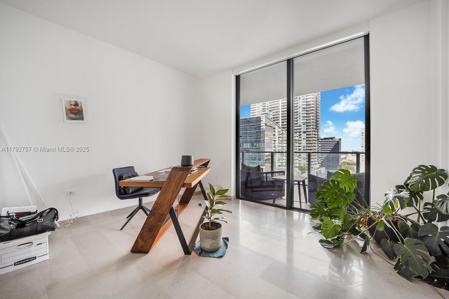 Reach Condo - Residential