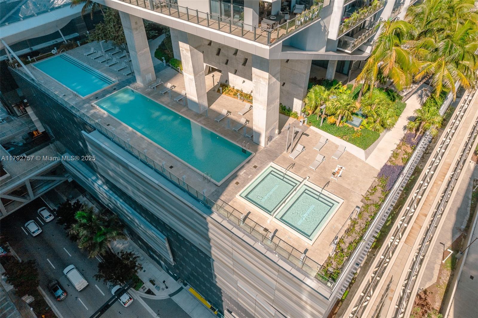 Reach Condo - Residential