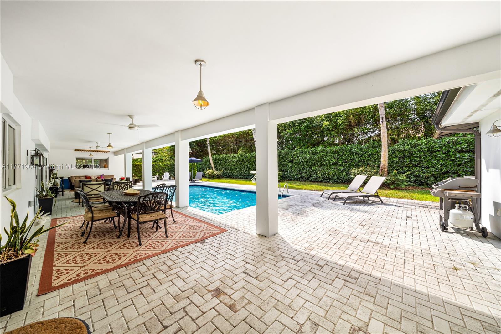 FAIRCHILD MANORS - Residential