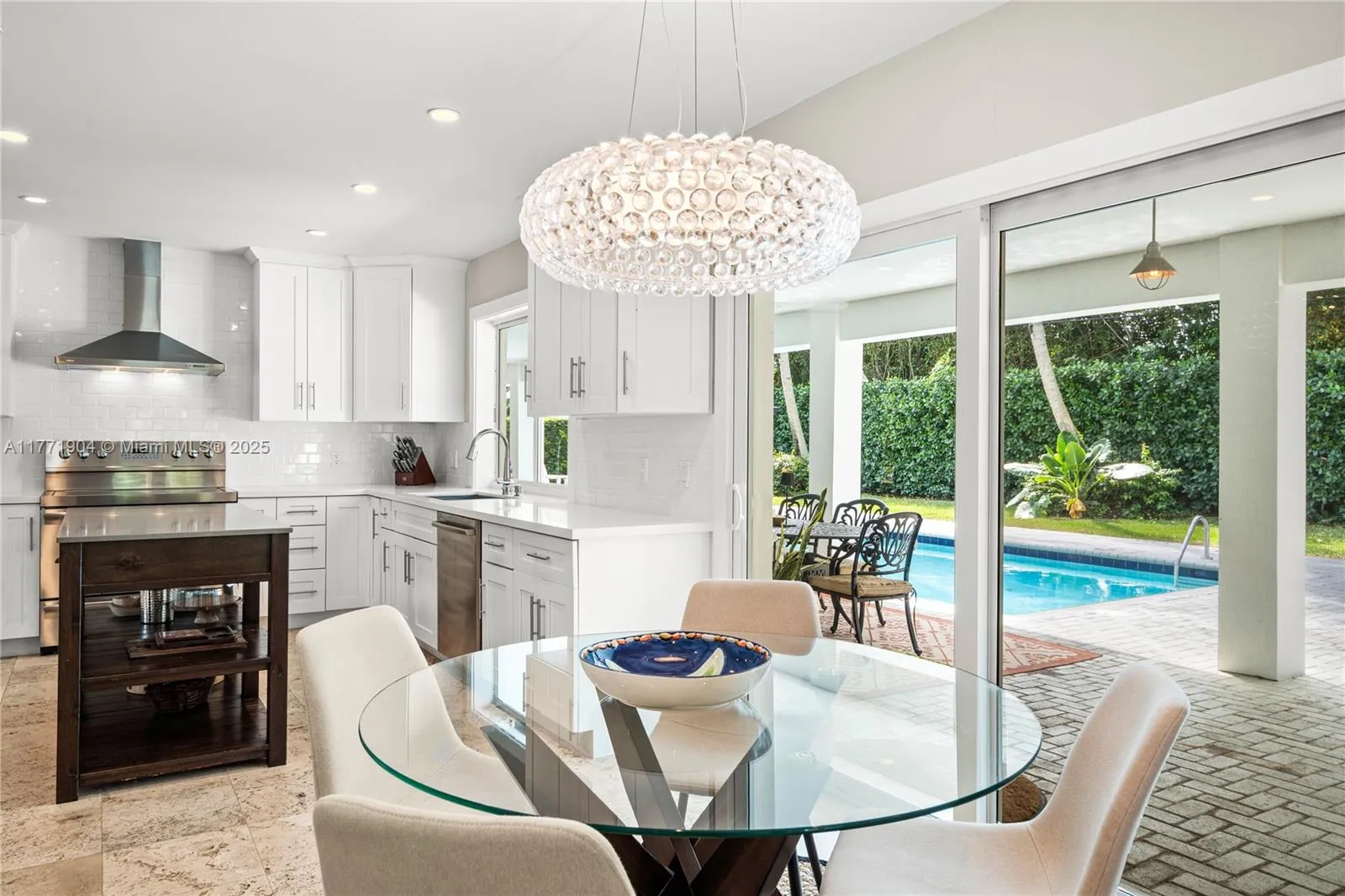 Coral Gables, Florida 33156, United States, 4 Bedrooms Bedrooms, ,3 BathroomsBathrooms,Residential,Active,96485