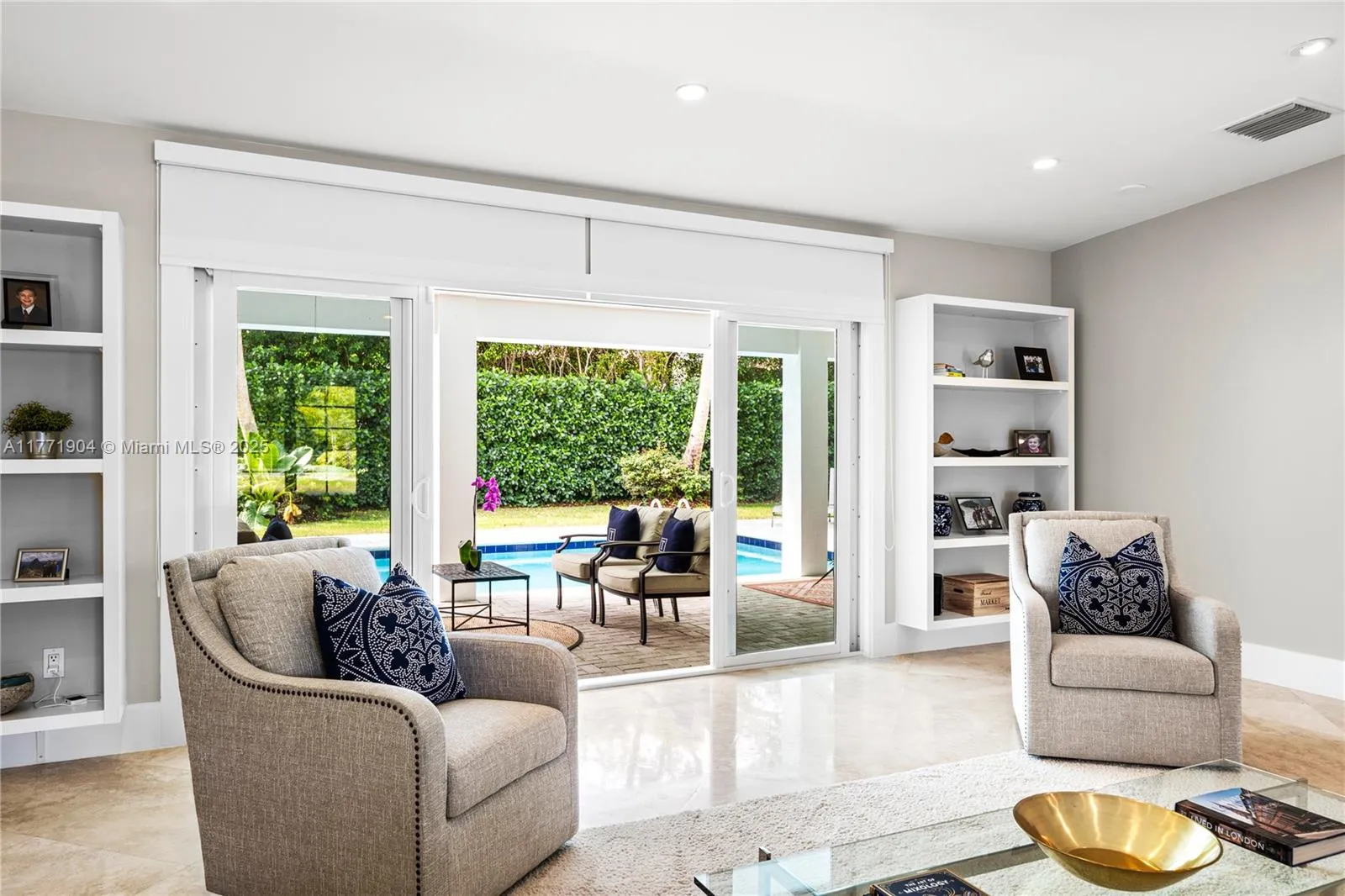 Coral Gables, Florida 33156, United States, 4 Bedrooms Bedrooms, ,3 BathroomsBathrooms,Residential,Active,96485