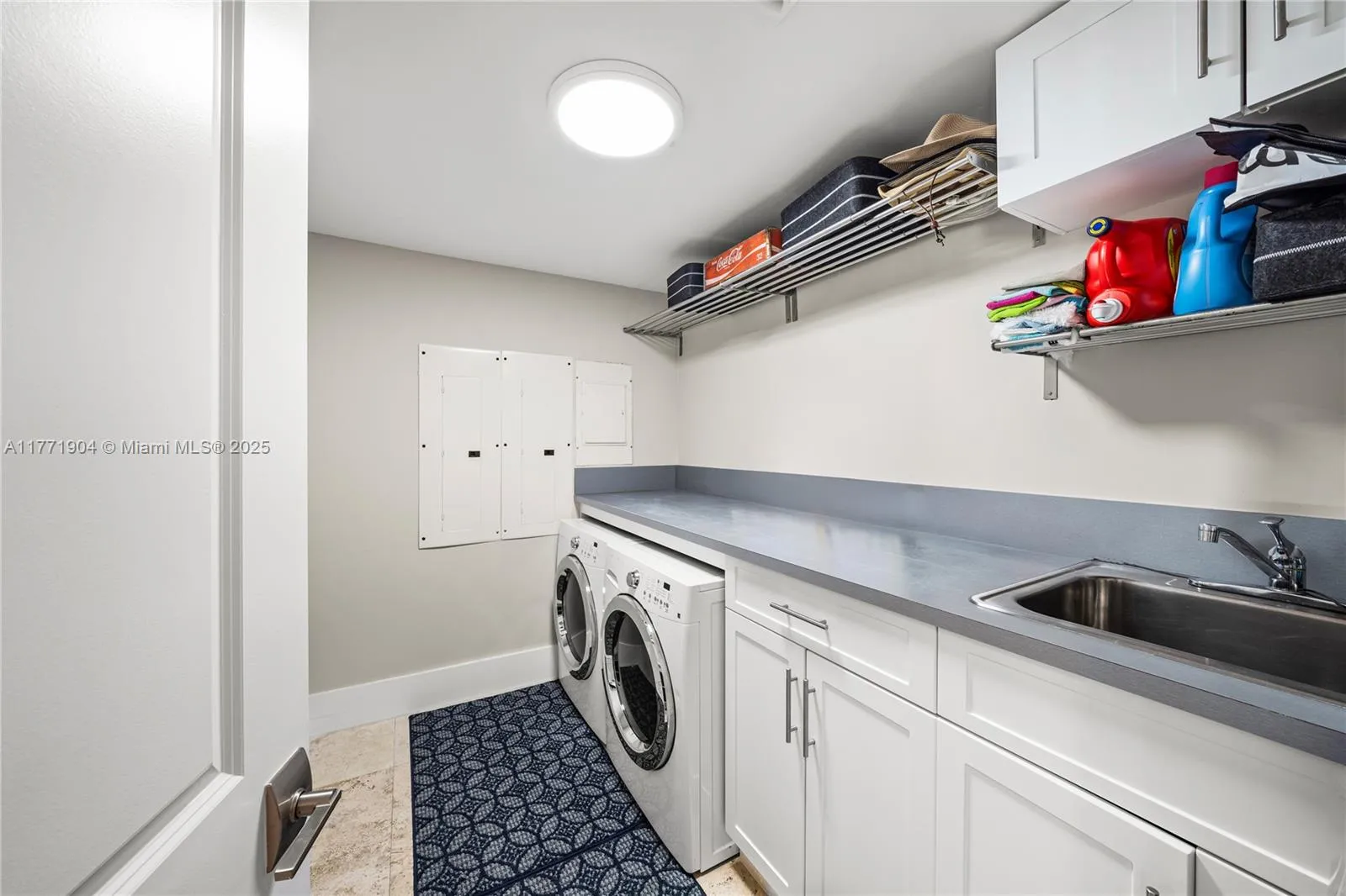 Coral Gables, Florida 33156, United States, 4 Bedrooms Bedrooms, ,3 BathroomsBathrooms,Residential,Active,96485