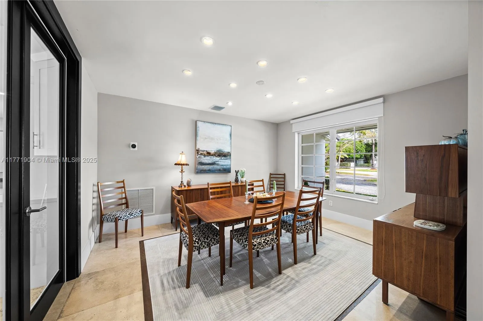 Coral Gables, Florida 33156, United States, 4 Bedrooms Bedrooms, ,3 BathroomsBathrooms,Residential,Active,96485