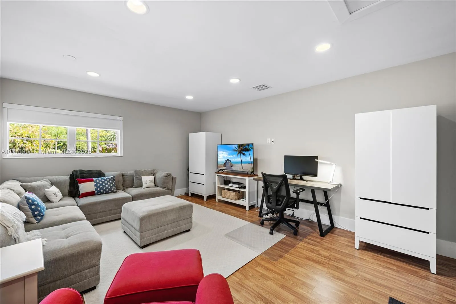 Coral Gables, Florida 33156, United States, 4 Bedrooms Bedrooms, ,3 BathroomsBathrooms,Residential,Active,96485