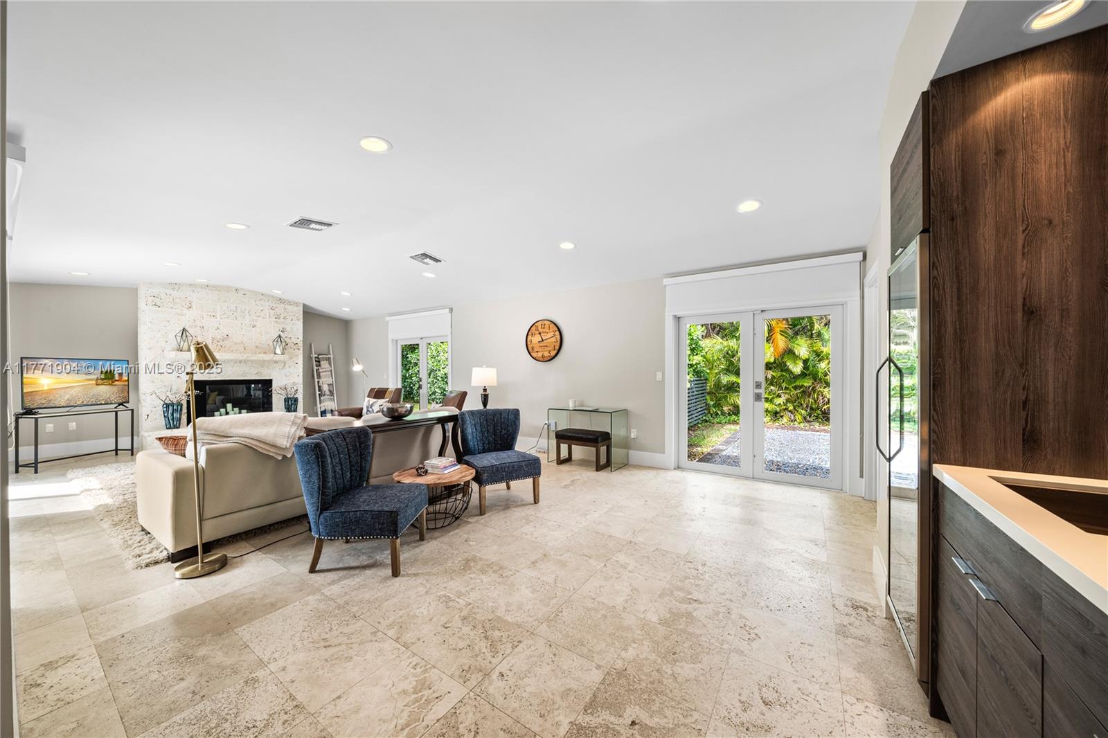 FAIRCHILD MANORS - Residential