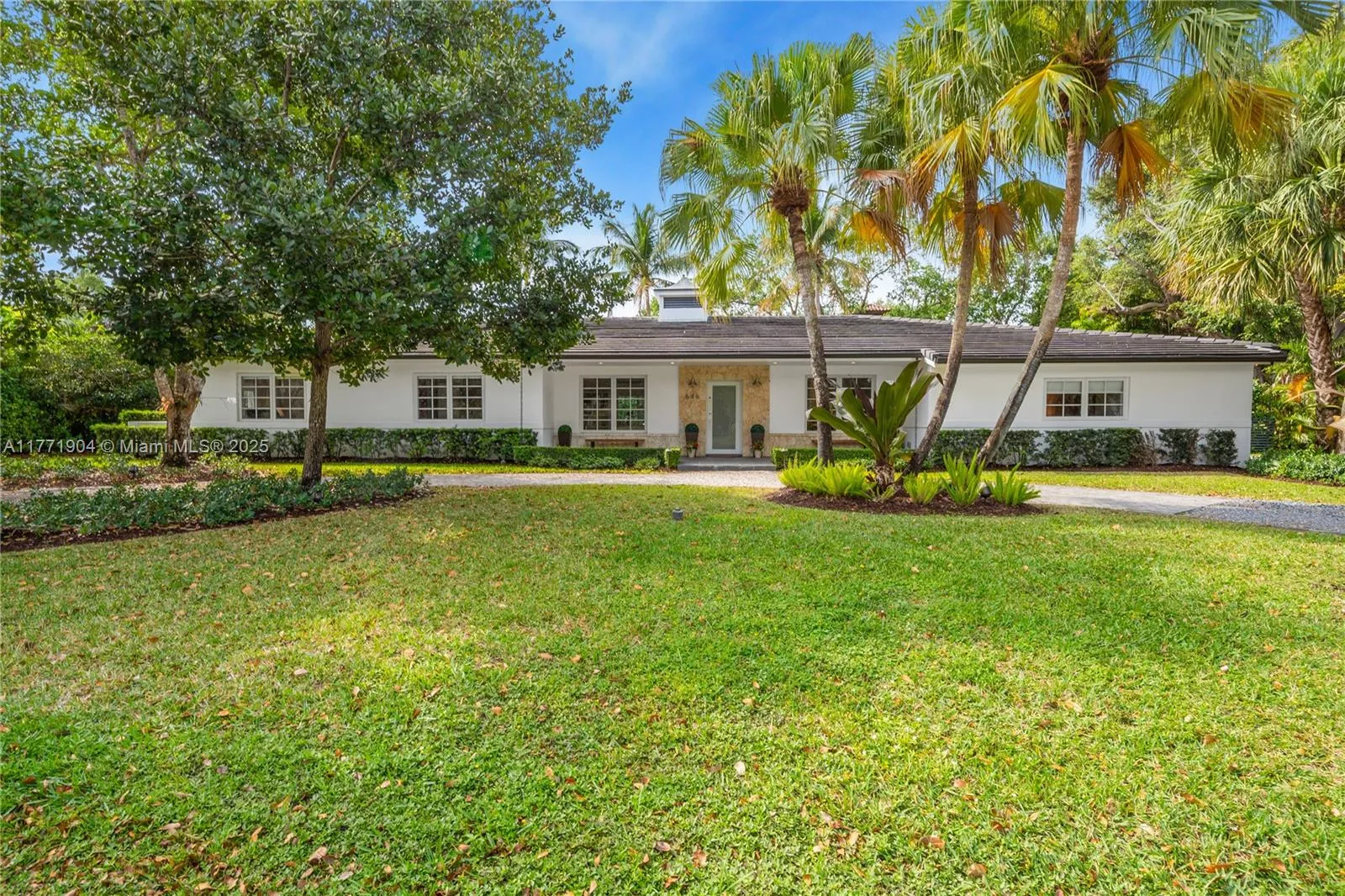 Coral Gables, Florida 33156, United States, 4 Bedrooms Bedrooms, ,3 BathroomsBathrooms,Residential,Active,96485