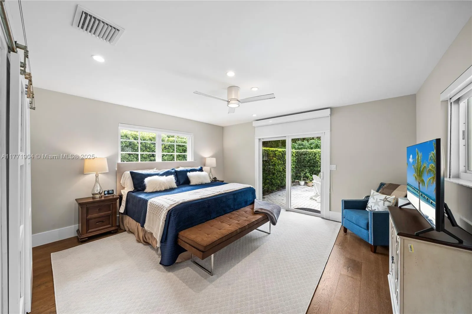 Coral Gables, Florida 33156, United States, 4 Bedrooms Bedrooms, ,3 BathroomsBathrooms,Residential,Active,96485