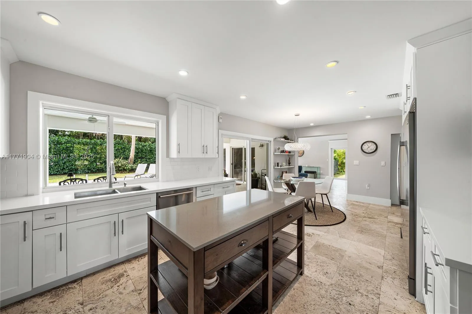 Coral Gables, Florida 33156, United States, 4 Bedrooms Bedrooms, ,3 BathroomsBathrooms,Residential,Active,96485