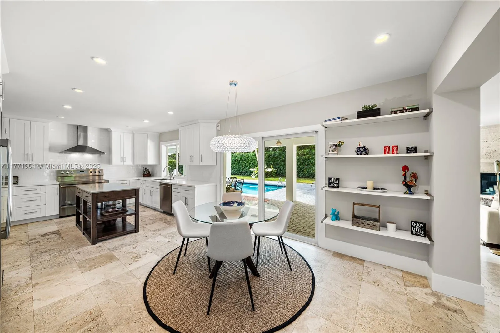 Coral Gables, Florida 33156, United States, 4 Bedrooms Bedrooms, ,3 BathroomsBathrooms,Residential,Active,96485