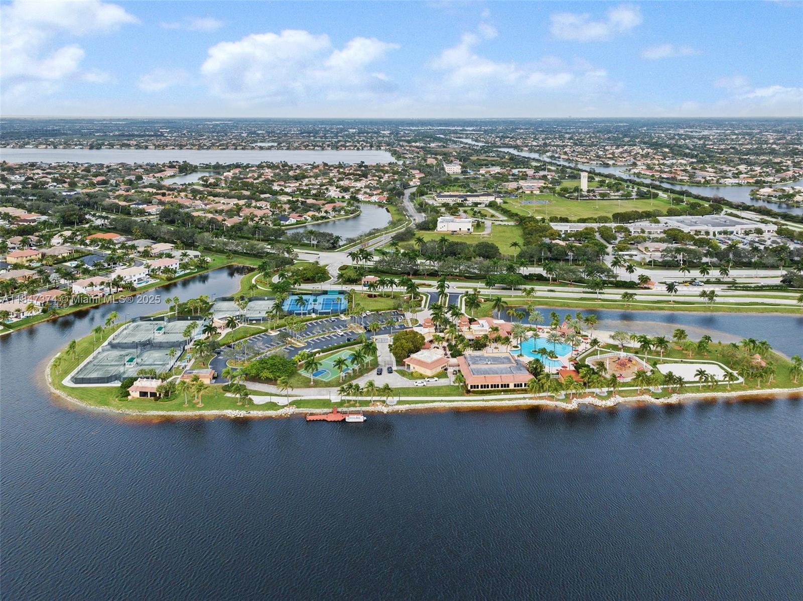 SUNSET LAKES PLAT ONE - Residential