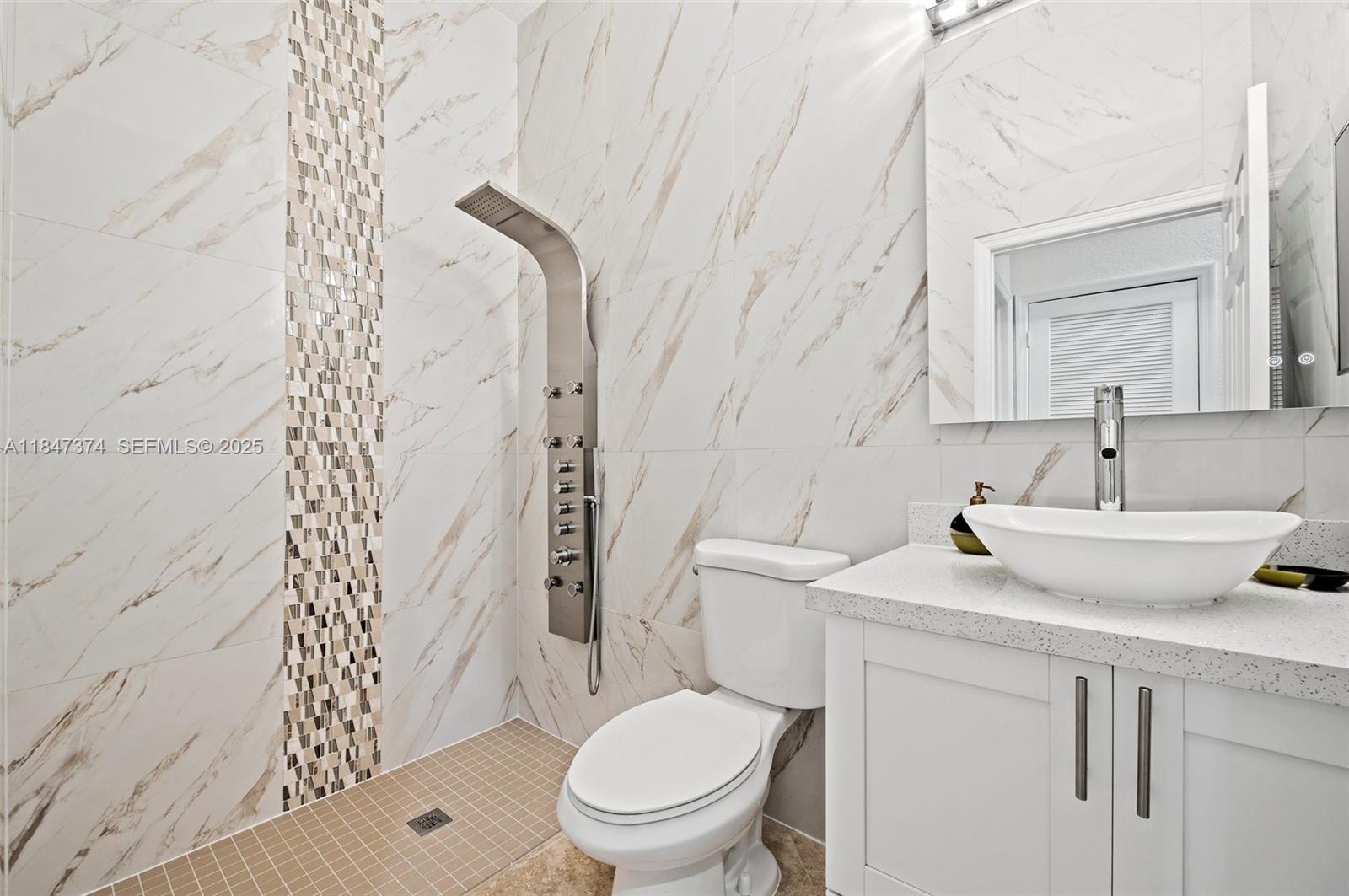 SUNSET LAKES PLAT ONE - Residential