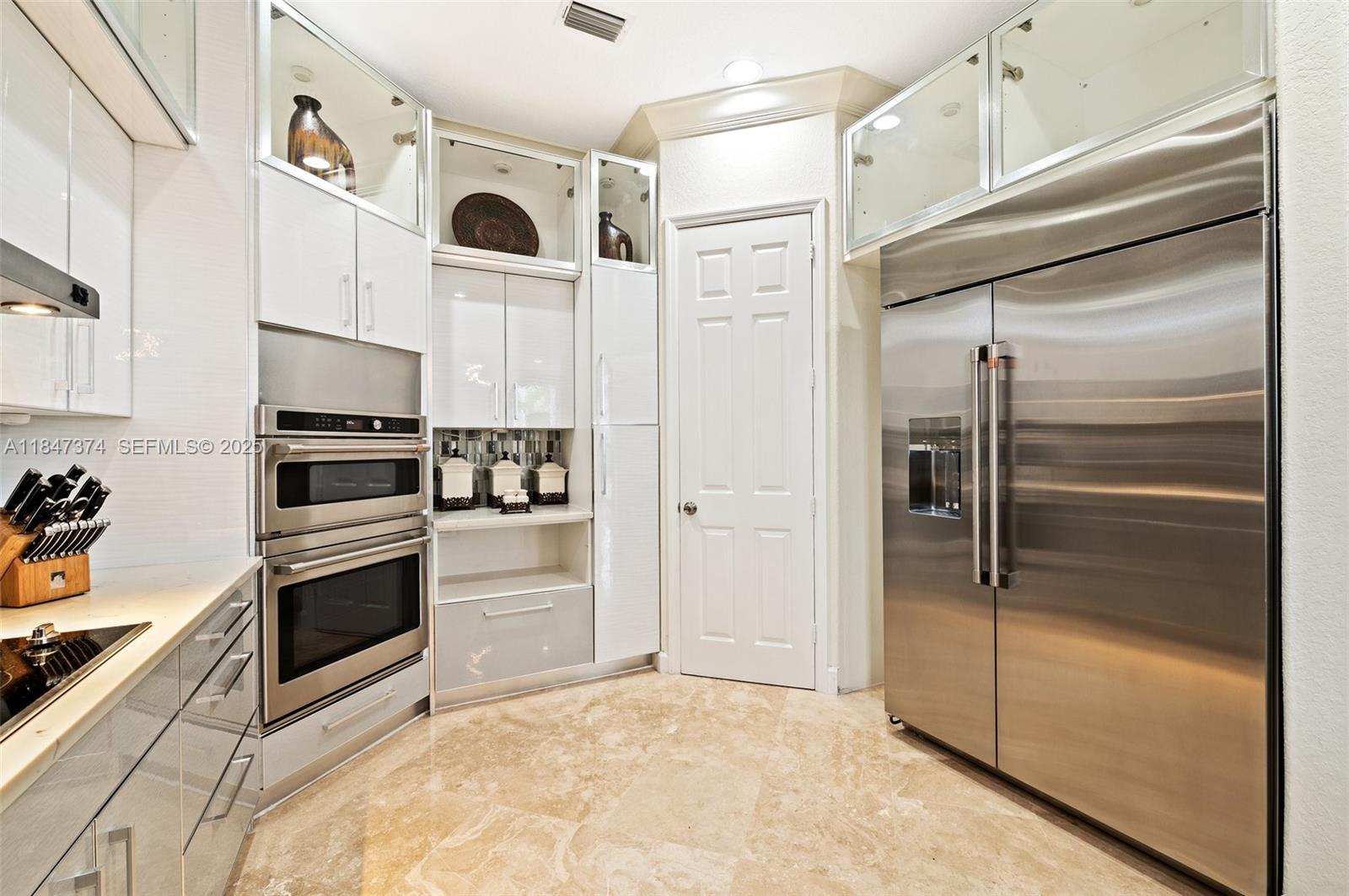 SUNSET LAKES PLAT ONE - Residential