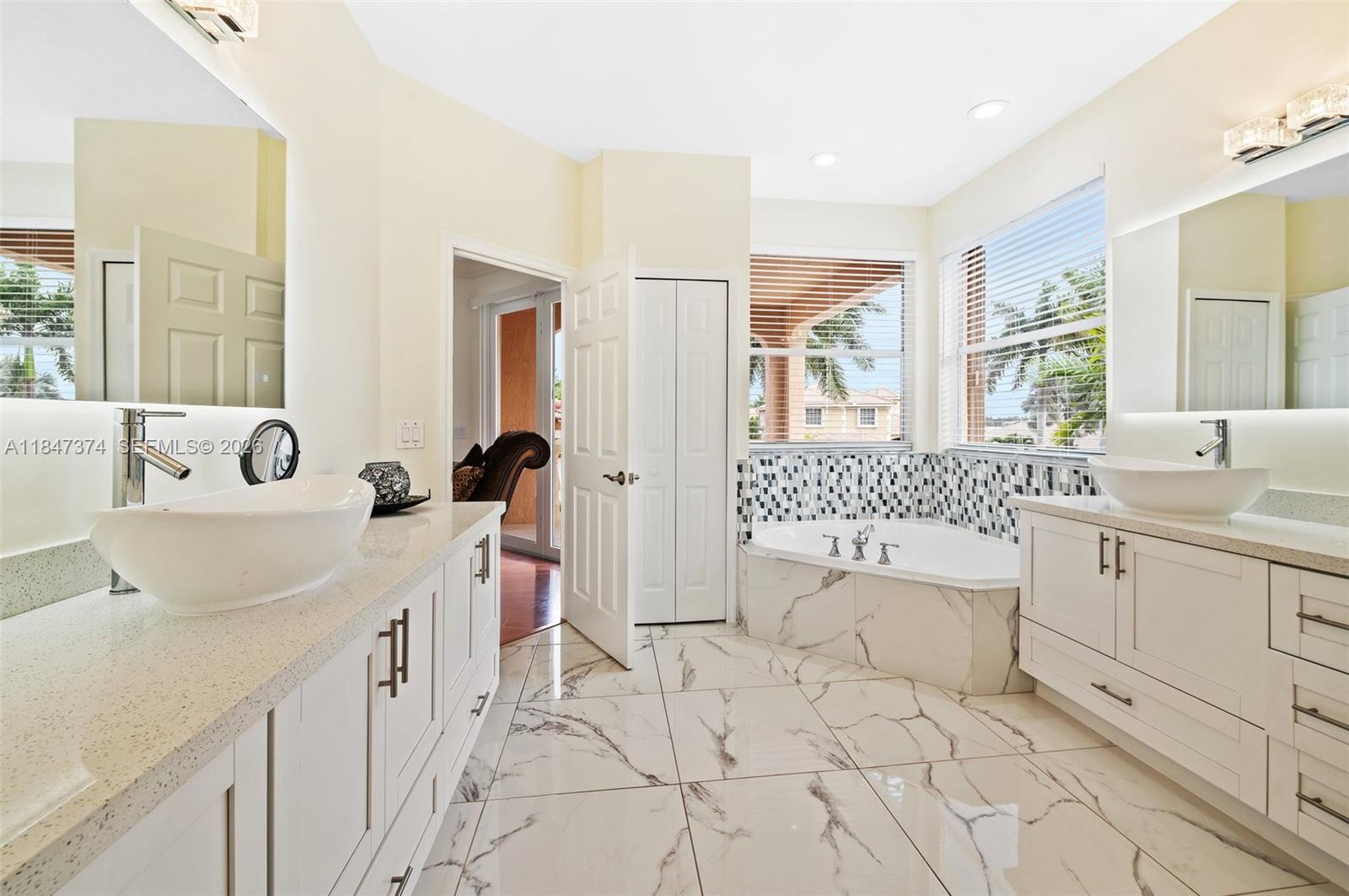 SUNSET LAKES PLAT ONE - Residential