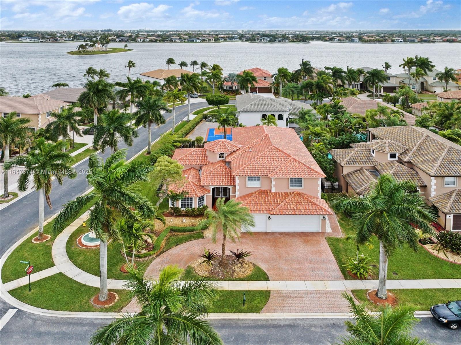 SUNSET LAKES PLAT ONE - Residential